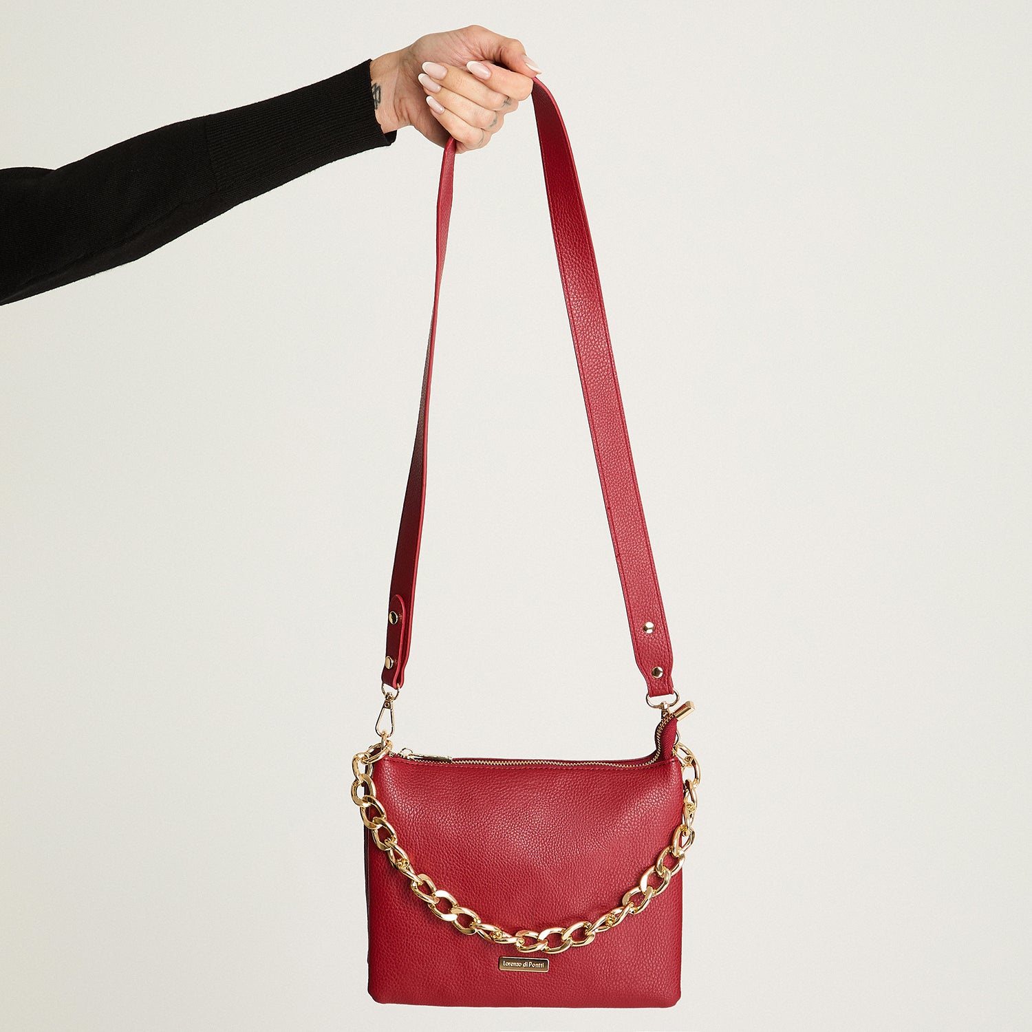 Cartera Triple Con Strap De Pu Y Cadena Rojo Lorenzo Di Pontti